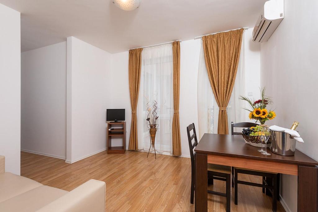 Sea Romance Aparthotel Slăntjev Brjag Exteriör bild